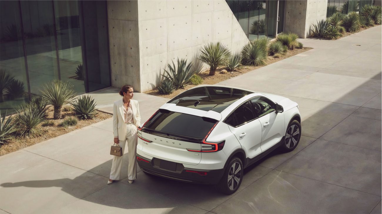 FINISH（完成）　世界観に合うようにカラーグレーディングを画像全体に施し、適宜トリミングして完成。